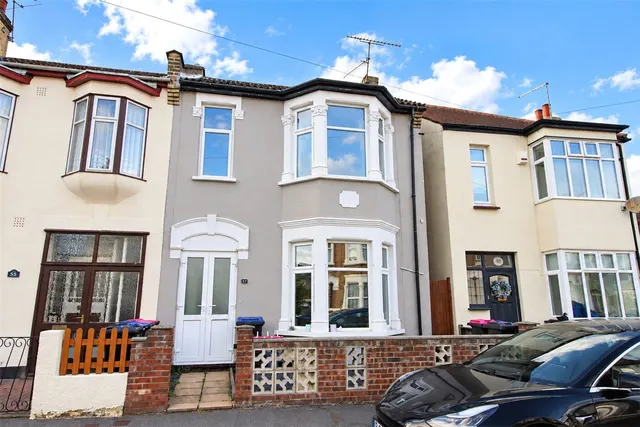 Southview Drive, Westcliff-on-Sea, SS0, photo 1