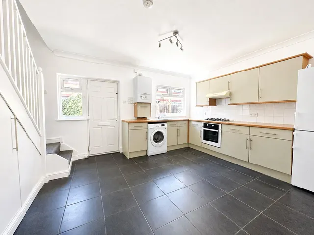 Muirkirk Road, London, SE6, photo 2