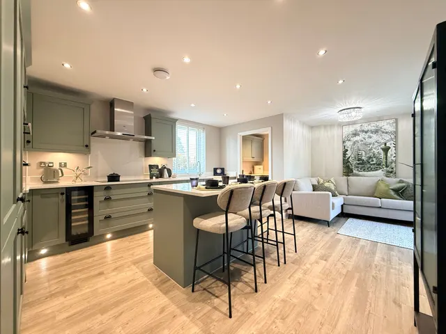 Honeymans Helm, Highworth, SN6, photo 3