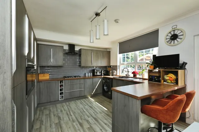 Photo 2 — Manor Road, Swinton, Mexborough