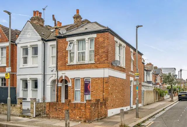 Lavenham Road, London, SW18, photo 1