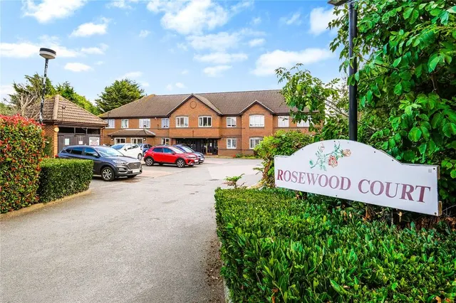 Chadwell Heath Lane, Chadwell Heath, RM6, photo 1