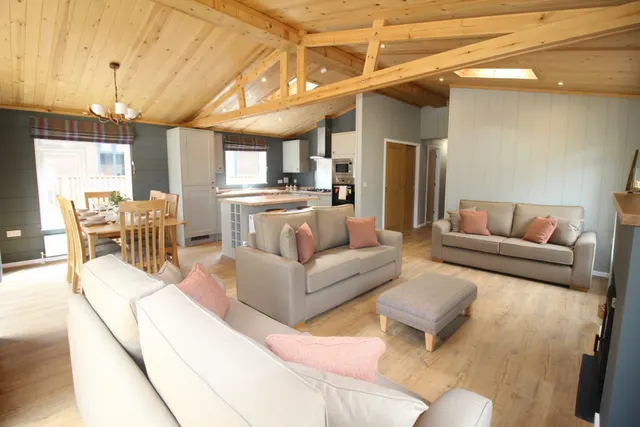 Photo 3 — Aspen Corner, Brokerswood Holiday Park, Brokerswood