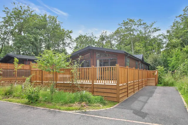 Aspen Corner, Brokerswood Holiday Park, Brokerswood, photo 1