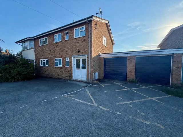 Eskdale Road, Stoke Mandeville, HP22, photo 1