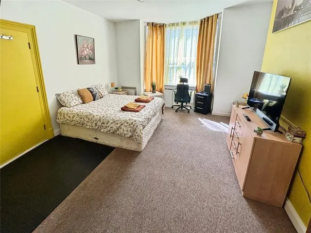 Powerscourt Road, Portsmouth, PO2, photo 2