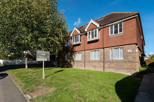 Whitehill Road, Crowborough, TN6, photo 1