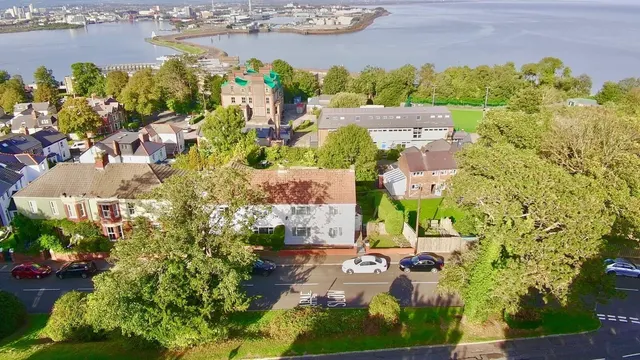 St. Augustines Crescent, Penarth, CF64, photo 2