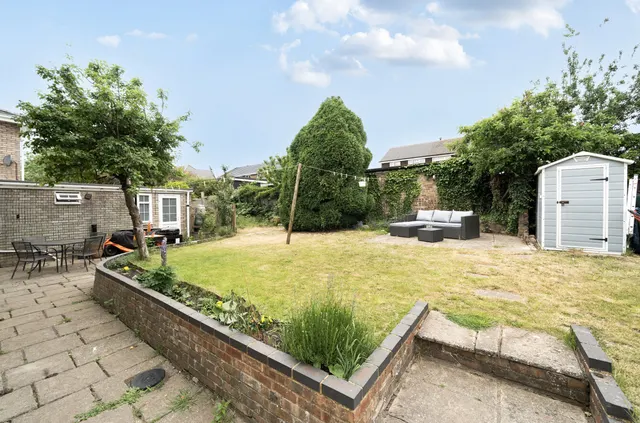 Photo 3 — Wey Close, Ash, Surrey, GU12 6LY