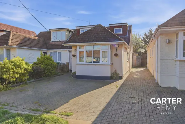 Pound Lane, Bowers Gifford, Basildon, SS13 2HW, photo 1