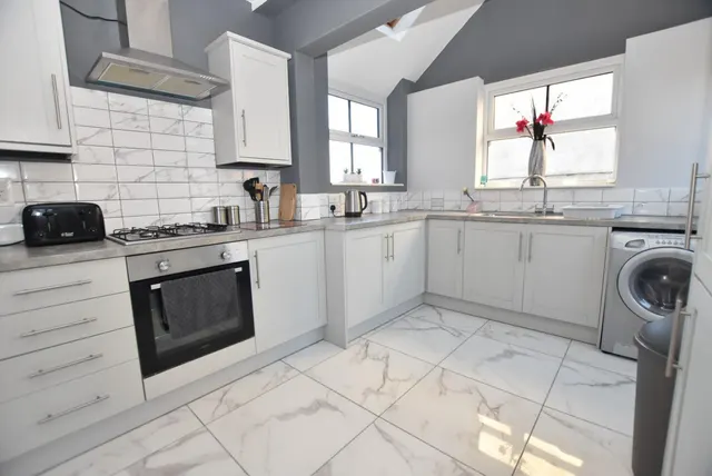 Newbridge Lane, Old Whittington, S41, photo 2