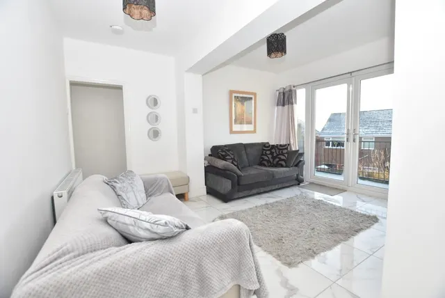 Newbridge Lane, Old Whittington, S41, photo 3