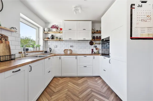 with 2 bedrooms in Saffron Walden, CB10, photo 2