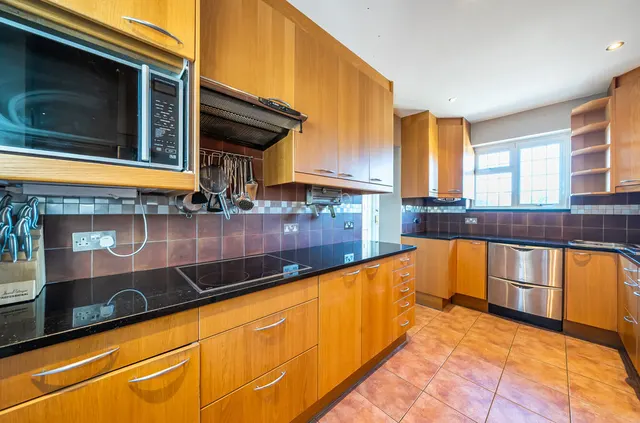 Photo 2 — Woodside Road, Purley CR8 4LN