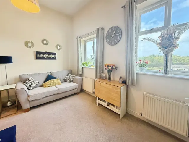 Photo 2 — Barcheston Mews, Hatton Park, WARWICK