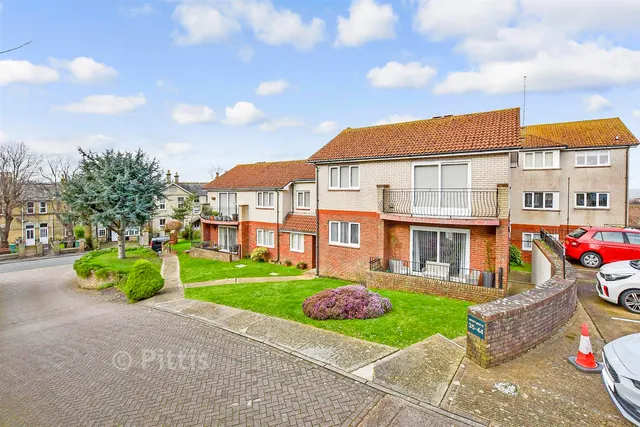 Prospect Road, Shanklin, PO37, photo 1