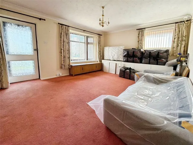 Photo 2 — Linden Avenue, Branston, Lincolnshire, LN4