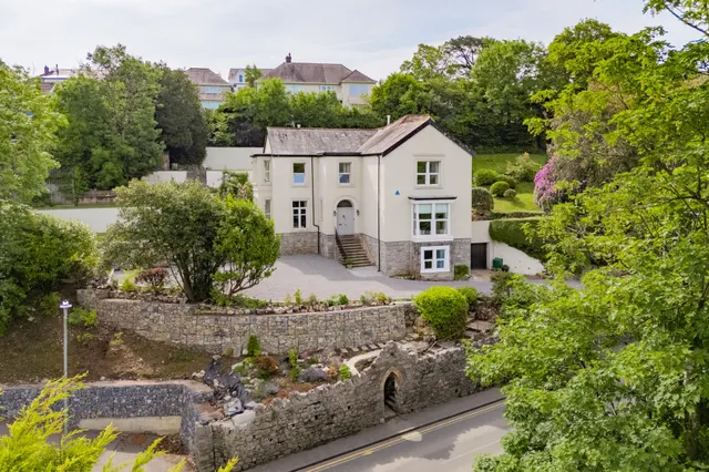 The Croft, Mumbles, photo 1