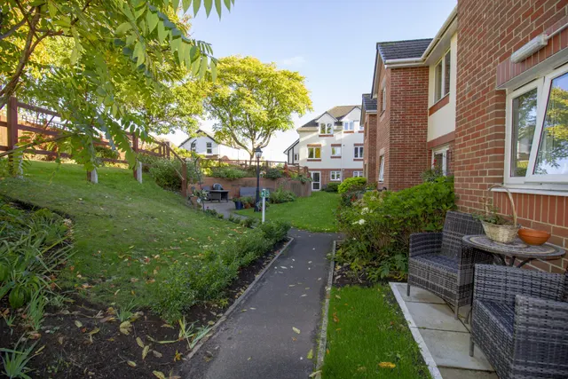 Photo 2 — Flat 11, Argyll Court Clarence Road, Fleet, GU51 3SH