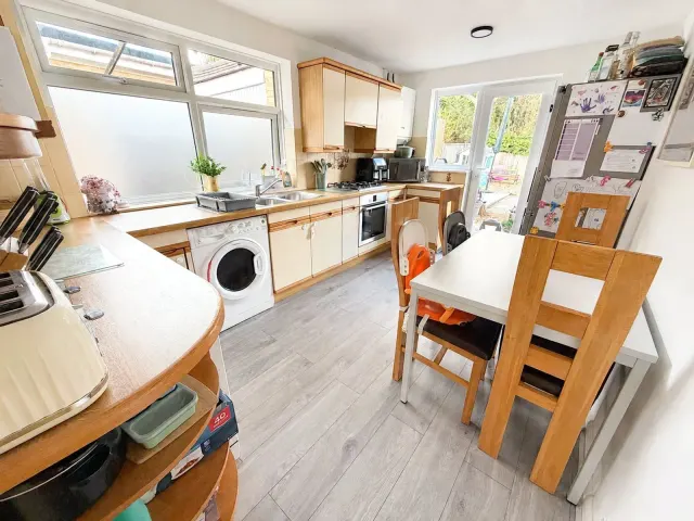 Photo 3 — Harebeating Crescent, Hailsham, East Sussex, BN27