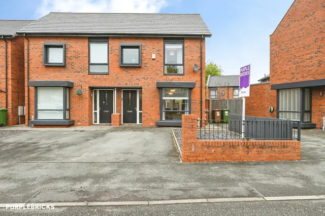 Ratcliffe Place, Prescot, L35, photo 1