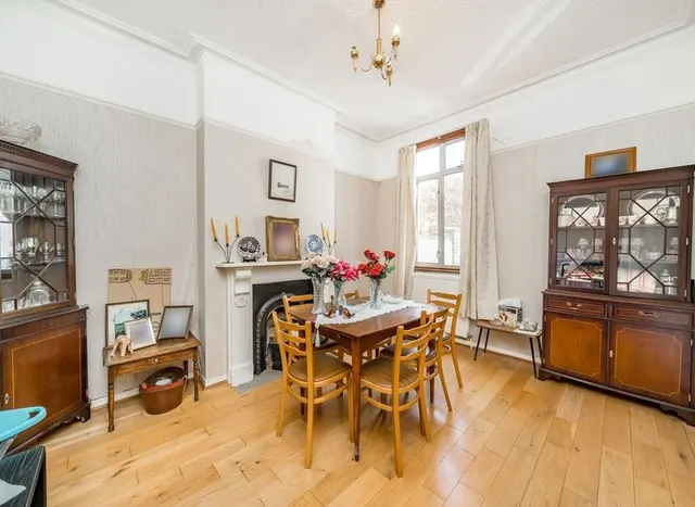 Photo 3 — Prospero Road, Whitehall Park, N19