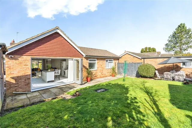 Downsview Drive, Midhurst, GU29, photo 1