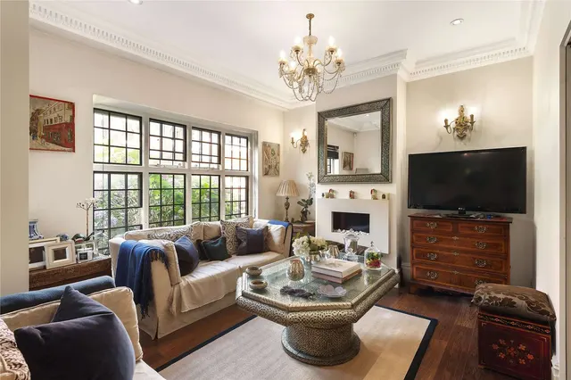Photo 3 — Ormonde Gate, London, SW3 4HA