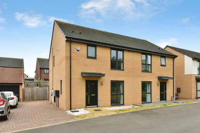 Shetland Drive, NEWCASTLE, Staffordshire, ST5, photo 1