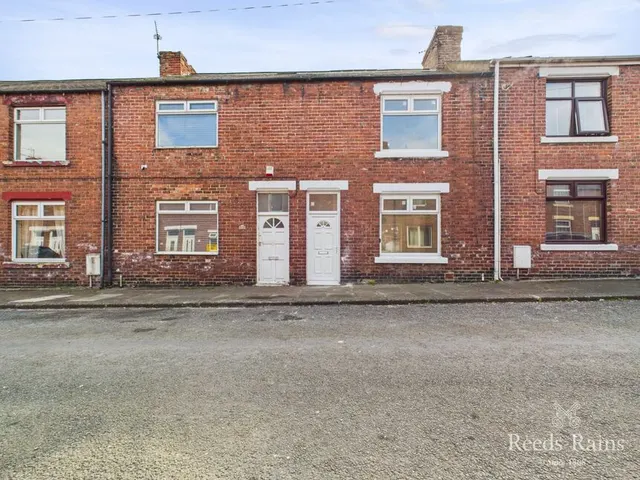 Albert Street, Chilton, DL17, photo 1