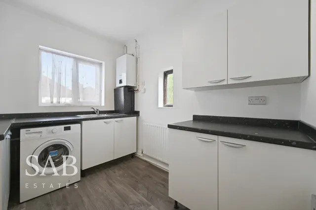 Greenway Gardens, Greenford, UB6, photo 3