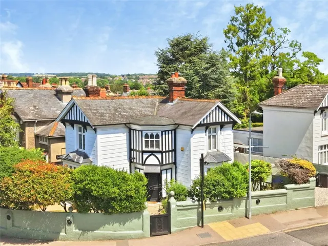 House Under Offer with 3 bedrooms in Saffron Walden, CB11, photo 1