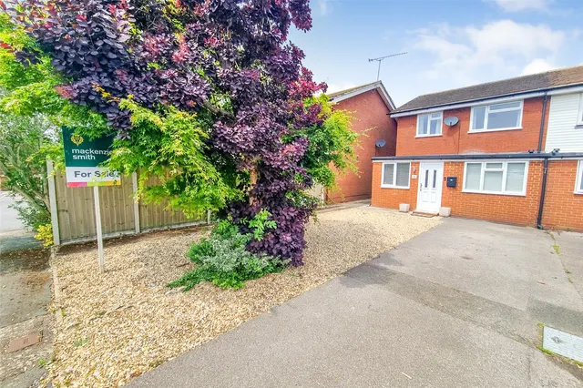 Kennet Close, Ash, Guildford, Surrey, GU12 6NN, photo 1