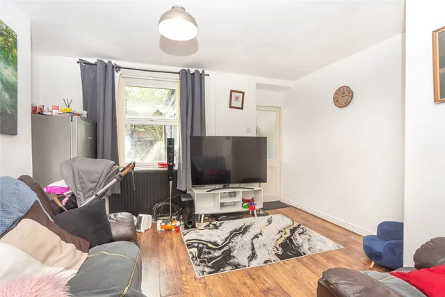 St. Pauls Terrace, Bangor, LL57, photo 3