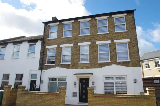 Watford, WD17, photo 1