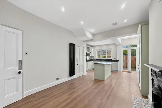 Albert Road East, Hale, WA15, photo 2