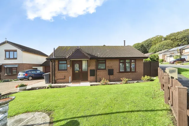 Haven Chase, Leeds, LS16, photo 1