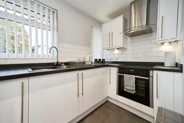 Haven Chase, Leeds, LS16, photo 3
