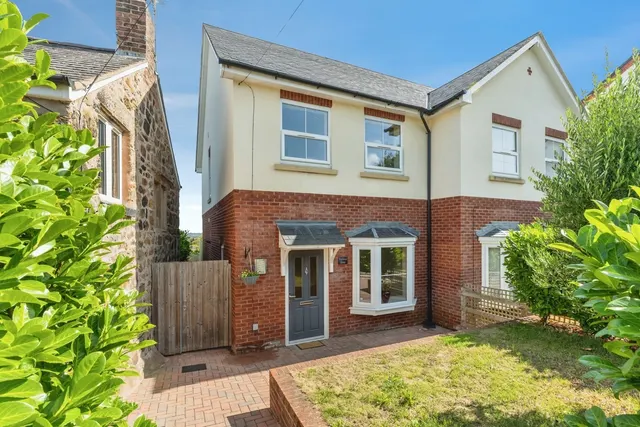 Queen Street, Leeswood, CH7, photo 1