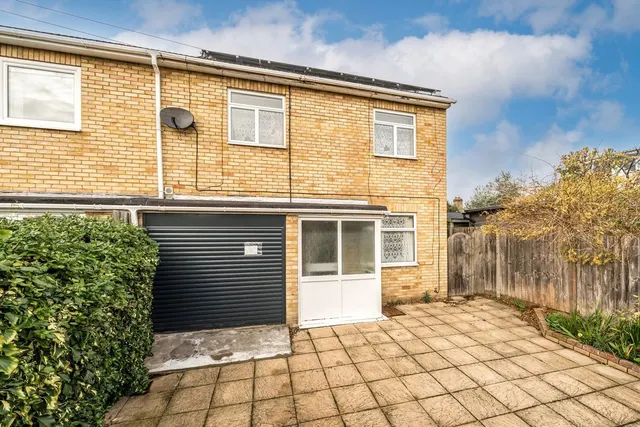 Rutland Road, TW2, photo 1