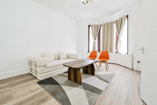 Fanshawe Avenue, Barking, IG11, photo 1