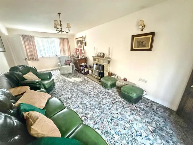 Photo 3 — Long Lee Lane, Keighley, BD21 4RS