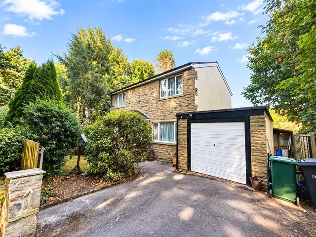 Long Lee Lane, Keighley, BD21 4RS, photo 1