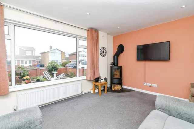 Photo 2 — Westland Road, Lowestoft, Suffolk, NR33