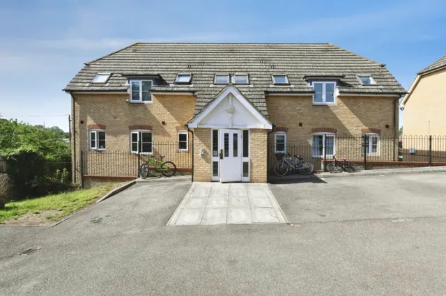 Czarina Rise, Basildon, SS15, photo 1
