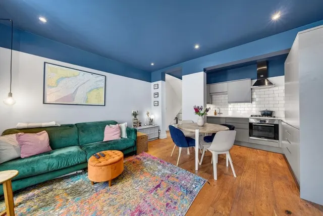 Photo 3 — 73 Chetwynd Road, London, NW5