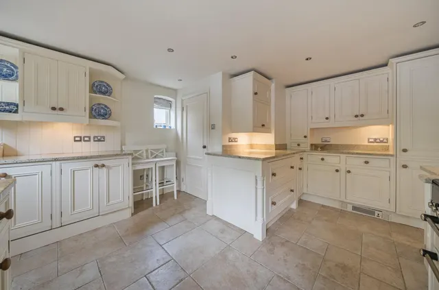 Beautifully Presented Detached Home, Offham, photo 3