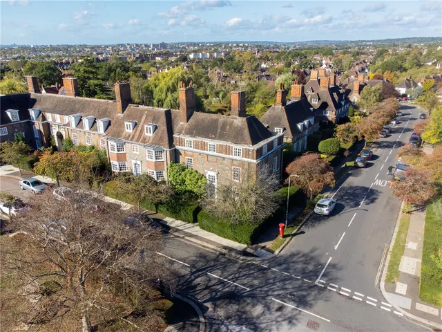 North Square, Hampstead Garden Suburb, NW11, photo 2