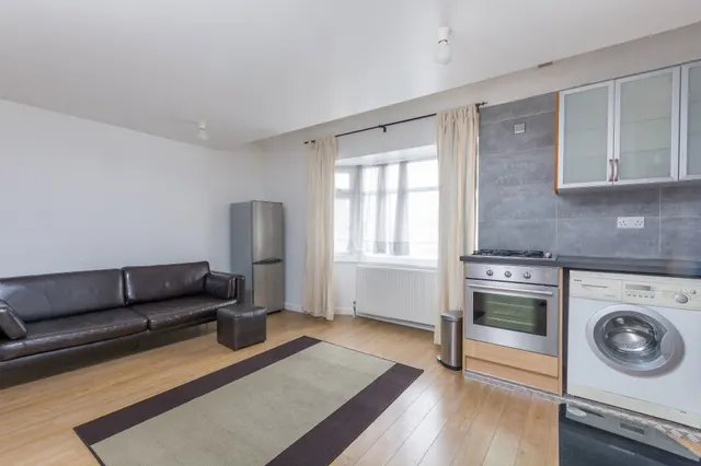 Photo 2 — First Floor Front, 108 Noel Road, London
