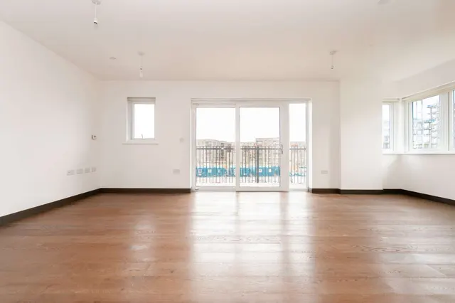 2 bedroom flat — Abbey Road, Barking, Essex, IG11 7RU